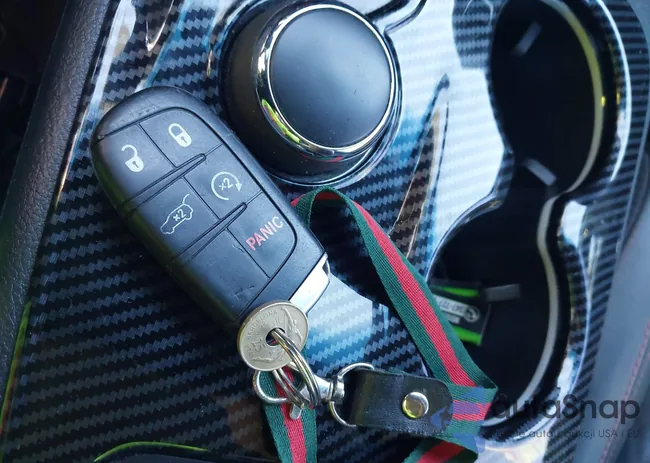 1C4SDJCT8FC176861: 42497150