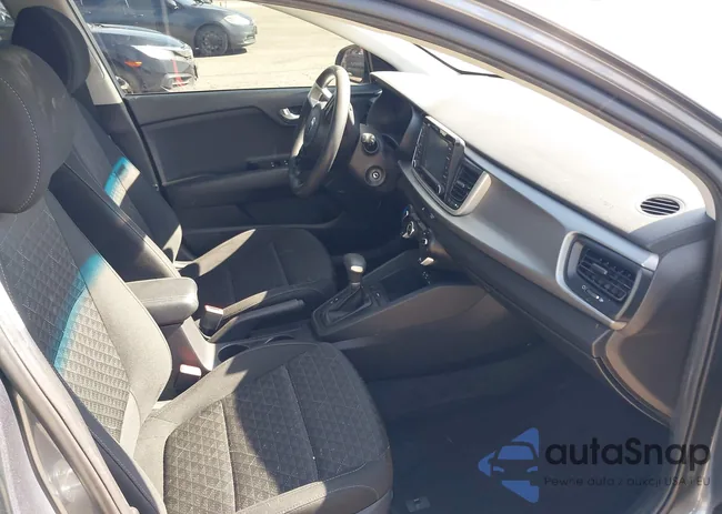 3KPA25AD6LE295579: 42497260