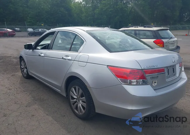 1HGCP3F83CA009198: 42497266