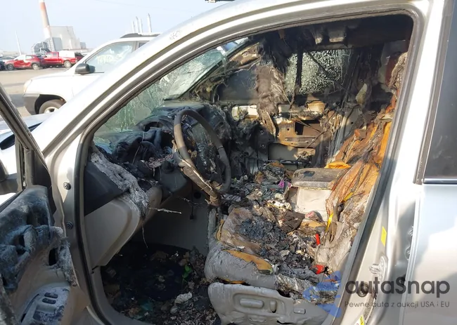 5TDBK3EH1BS076474: 42496335