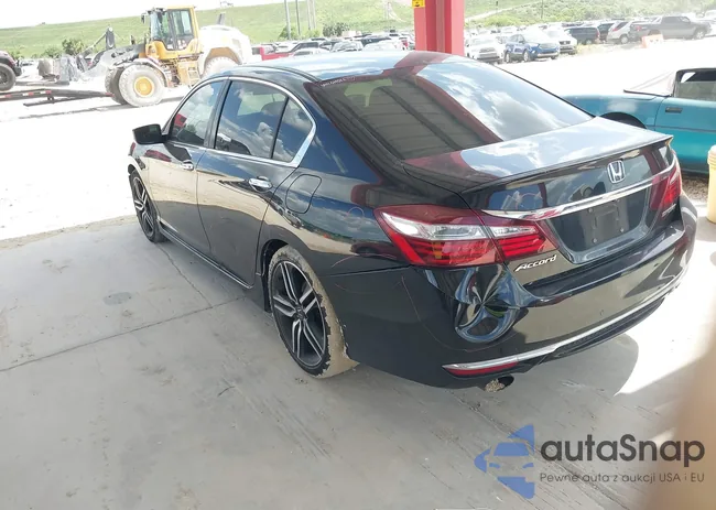 1HGCR2F58HA201993: 42496615