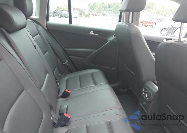 WVGSV7AX3HK037795: 42497812