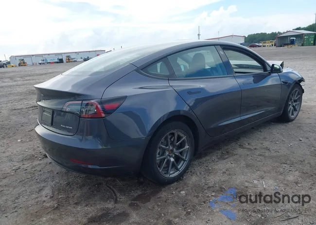 5YJ3E1EB5PF656186: 42497997