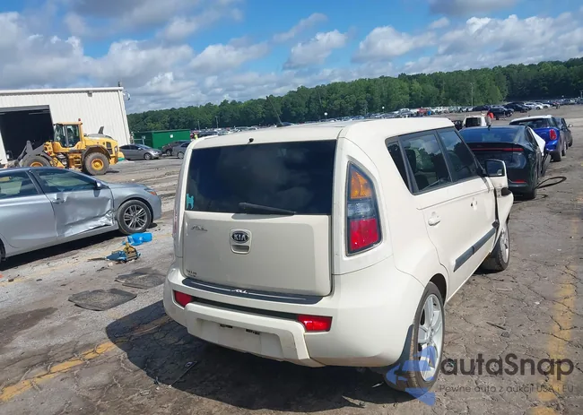 KNDJT2A29B7724948: 42498260