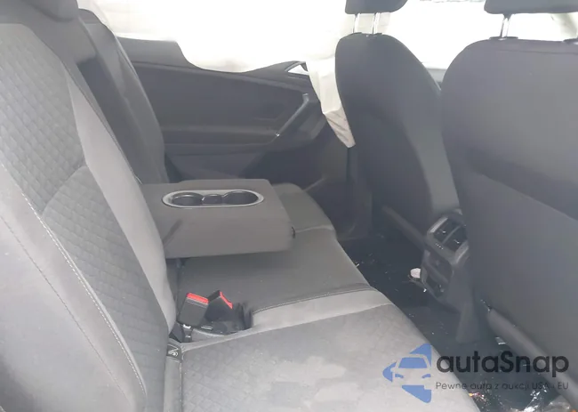 3VV1B7AXXLM103528: 42497624