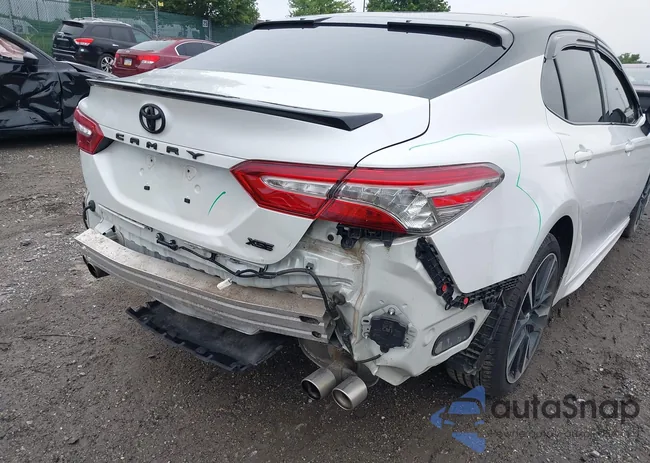 4T1B61HK9JU130674: 42498784