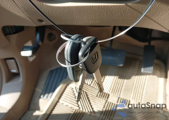 2HKYF18674H616366: 42498924