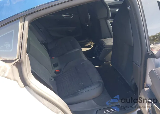 WAUCJBFW4R7003230: 42499108