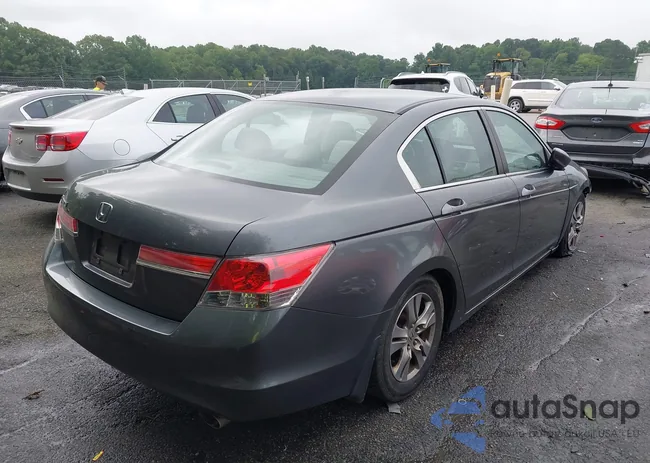 1HGCP2F44CA204119: 42498351