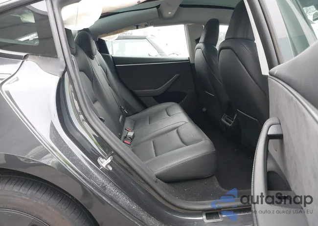 5YJ3E1EB0RF735588: 42498596