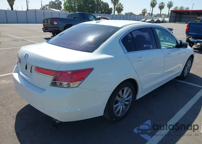 1HGCP2F86BA022892: 42498647