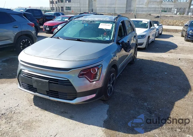 KNDCR3LE9P5048959: 42499302