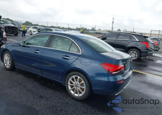 W1K3G4FB2MJ271379: 42500376