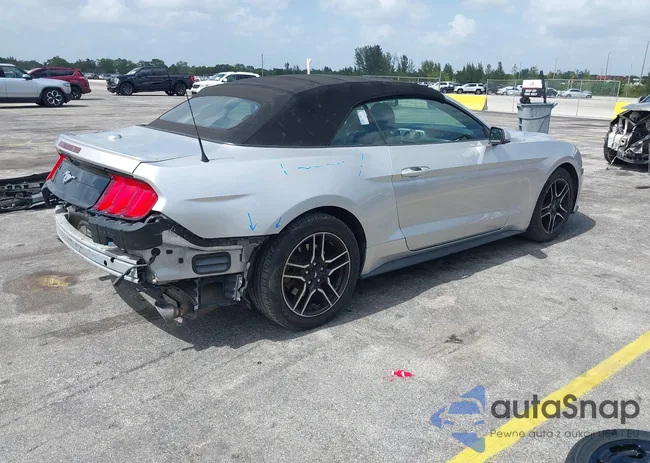 1FATP8UH5J5132883: 42500445