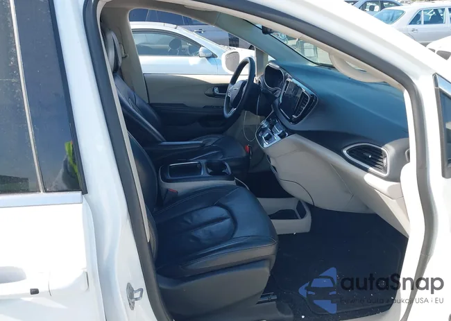 2C4RC1BG9NR209216: 42500563