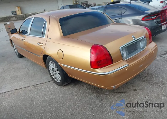 1LNHM83WX3Y633077: 42501273