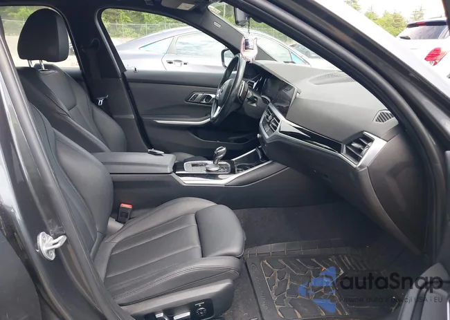 WBA5R7C59KAJ84005: 42502660