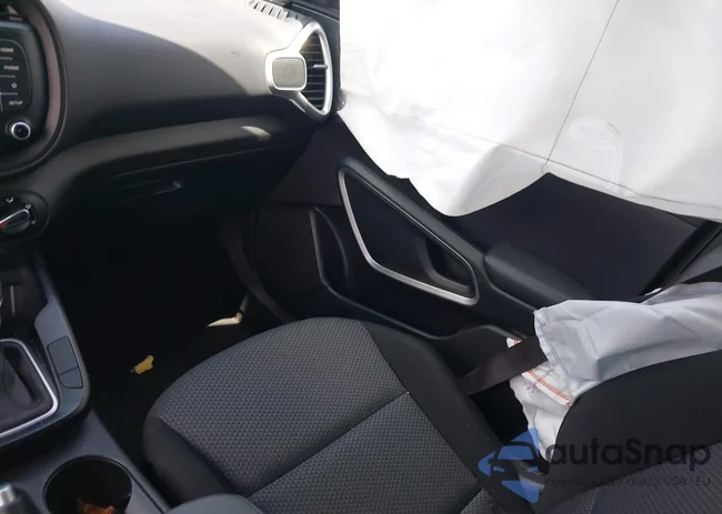 KNDJ23AU5L7118669: 42503925