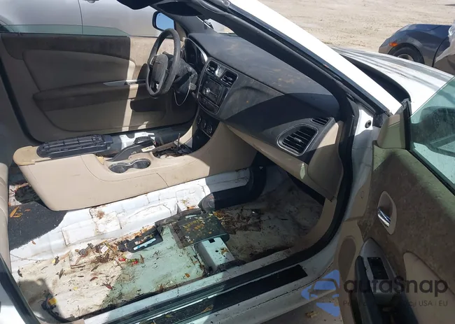 1C3BCBEB5CN151952: 42504079