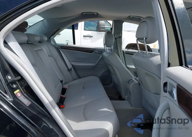 WDBRF61J54A573216: 42504993