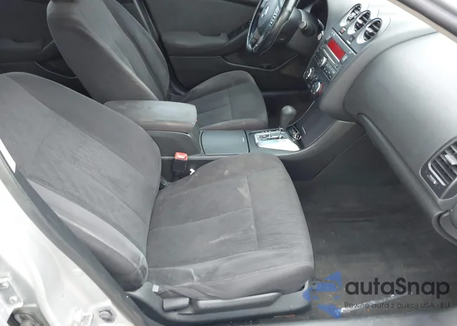 1N4AL2AP9BC152403: 42505092