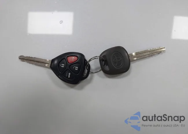 2T1BU4EE2DC990864: 42504323