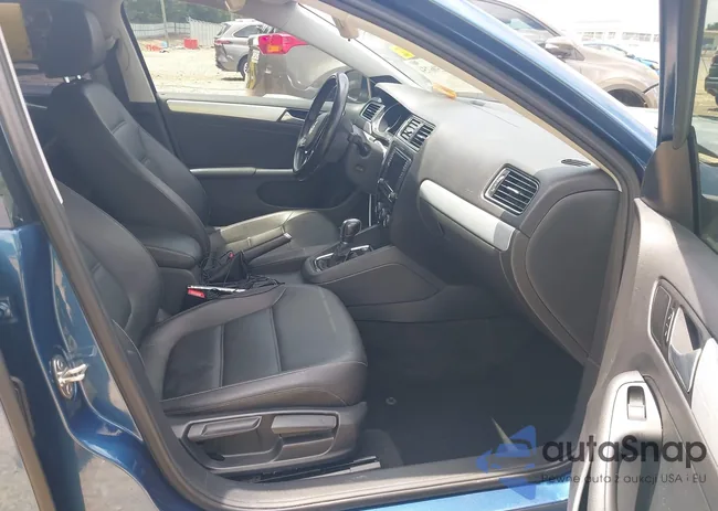 3VWL17AJ0JM236248: 42506754