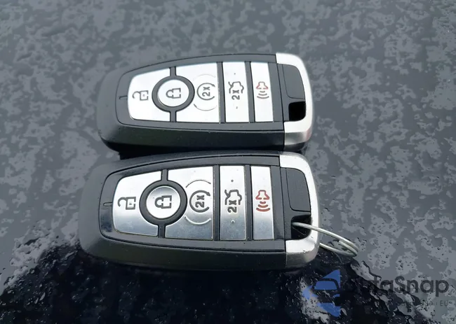 3FA6P0LU8JR119555: 42506845