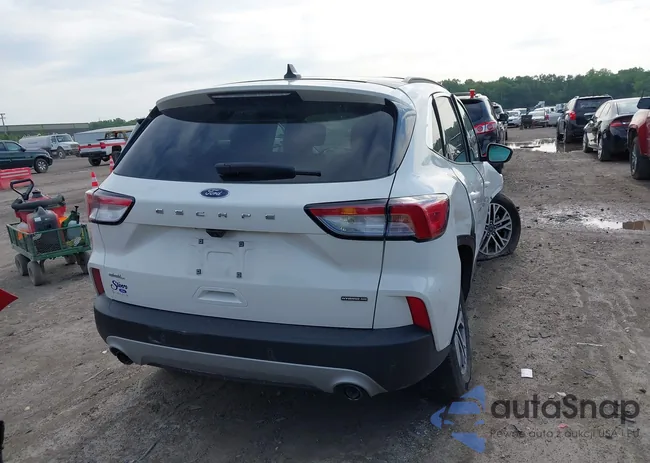 1FMCU9CZ7MUB16676: 42507103