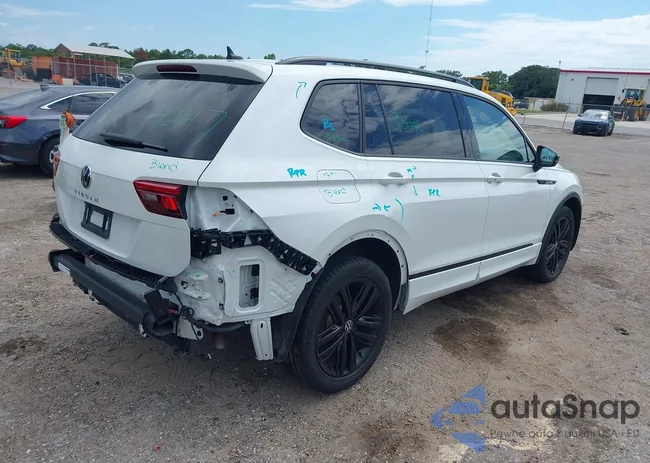 3VVCB7AX8NM105497: 42506294