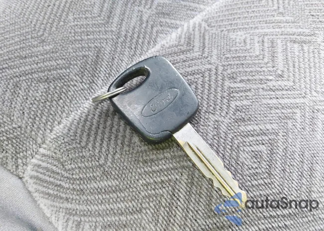 1FMZU34E8WUC32300: 42506326