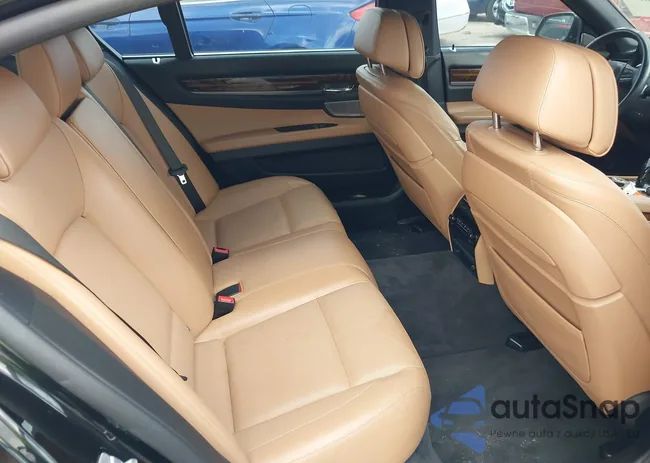 WBAYE8C55DD133178: 41509860