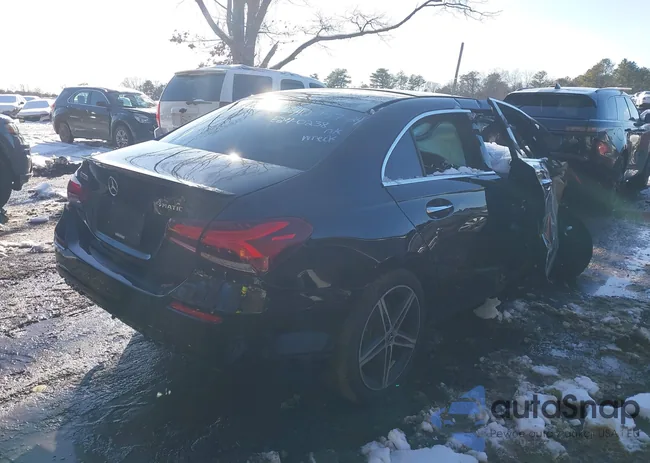 W1K3G4FB3LW047216: 41509424