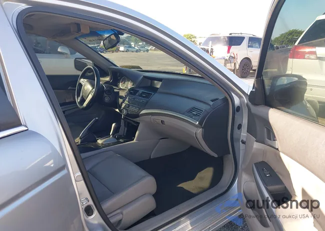 1HGCP26889A050834: 41519151