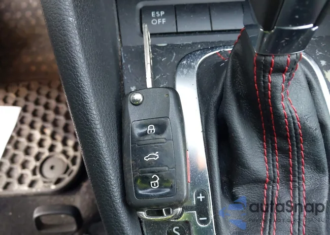 WVWHD7AJ6AW246749: 41523070