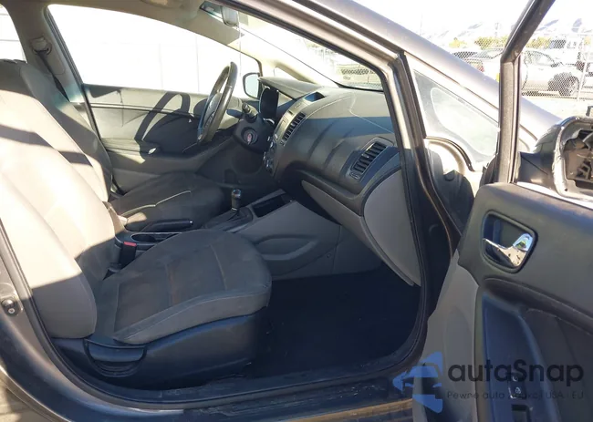 KNAFX4A84E5068021: 41522499