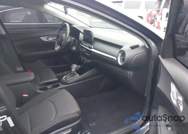 3KPF24AD3RE758948: 41523329