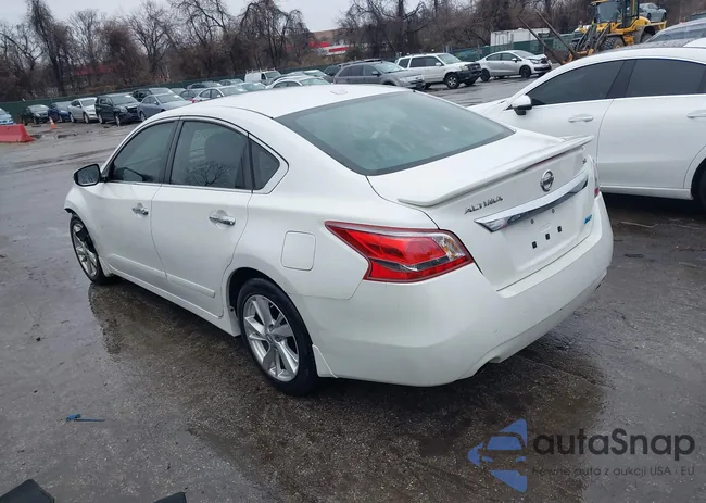 1N4AL3AP5DC175900: 41524770