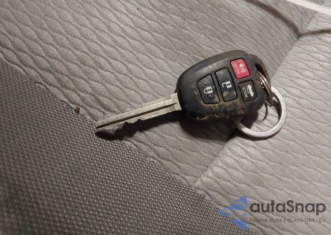 2T1BURHE2KC181404: 41527775