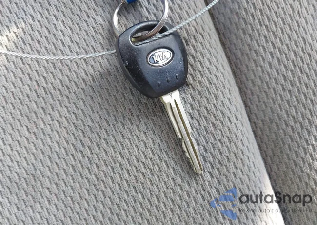 KNDMB233266028367: 41528373