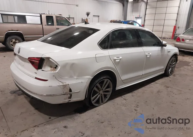 1VWDT7A34HC001850: 41530692