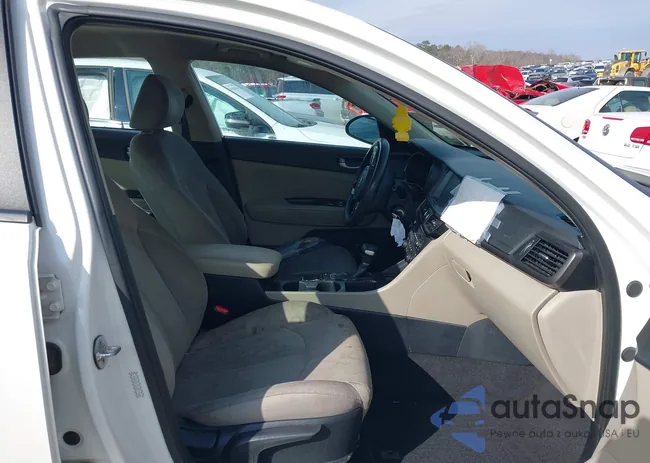 KNAGT4L33J5217126: 41537346