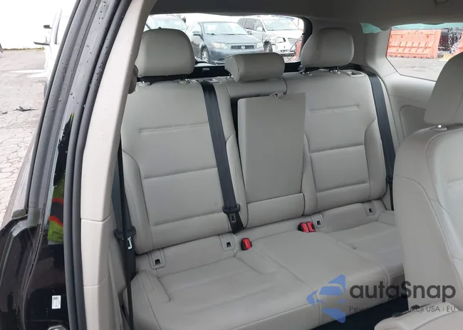 3VW917AU5FM077464: 41538402