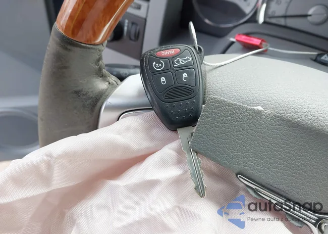 1A8HW58N48F111831: 41542581