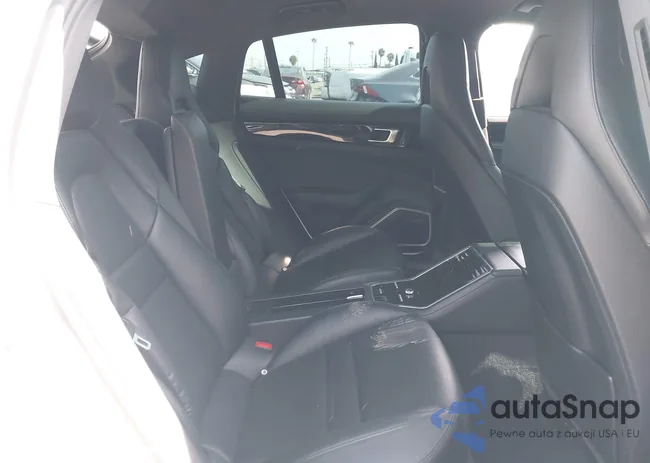 WP0AA2A70JL104058: 41548341