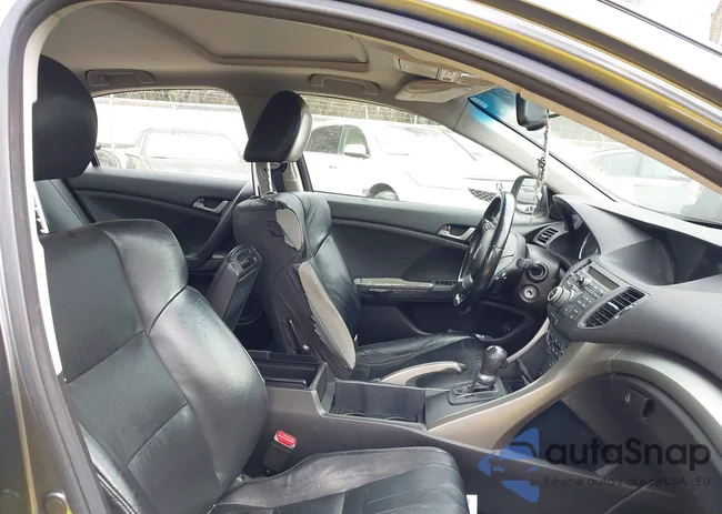 JH4CU26609C006240: 41552487