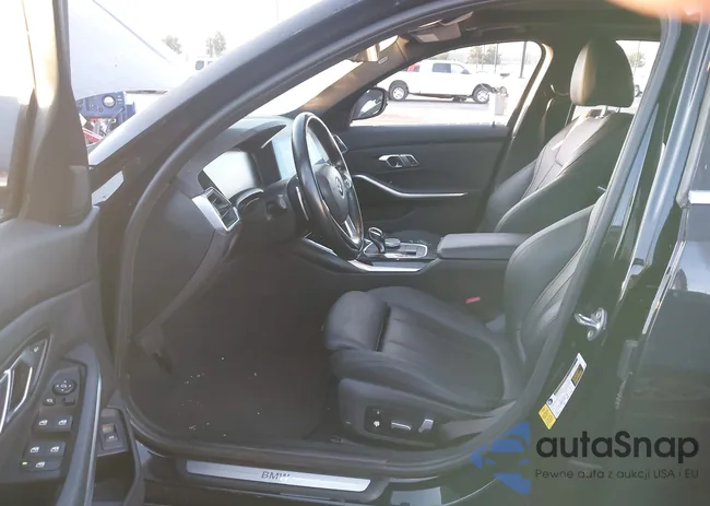 WBA5R1C52KAJ98373: 41555608