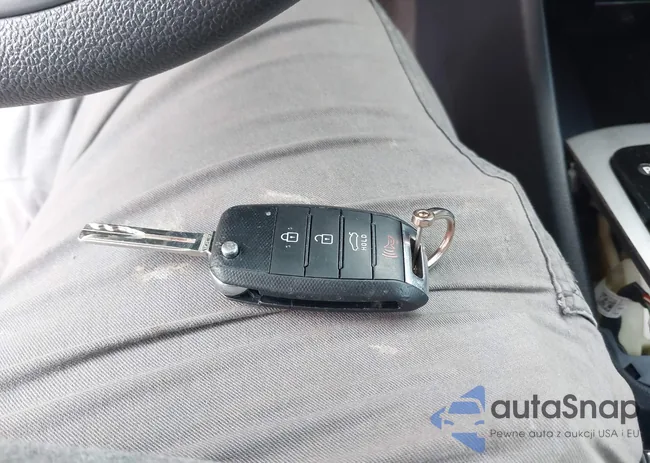 KNADM4A30G6667631: 41557528