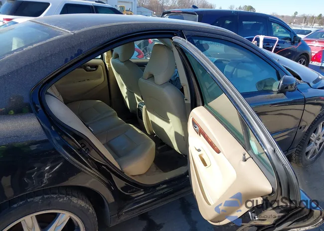 YV1RS592552481260: 41559988