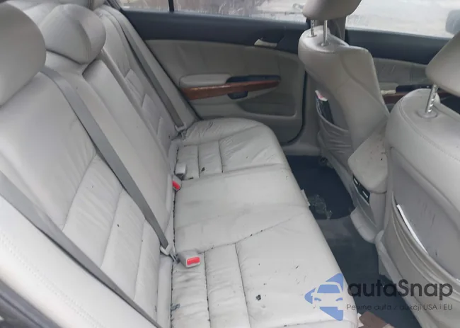 1HGCP3F86BA012000: 41562119